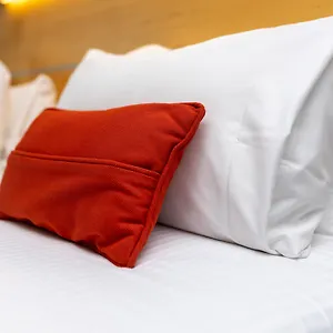 Express & By Ihg Gante